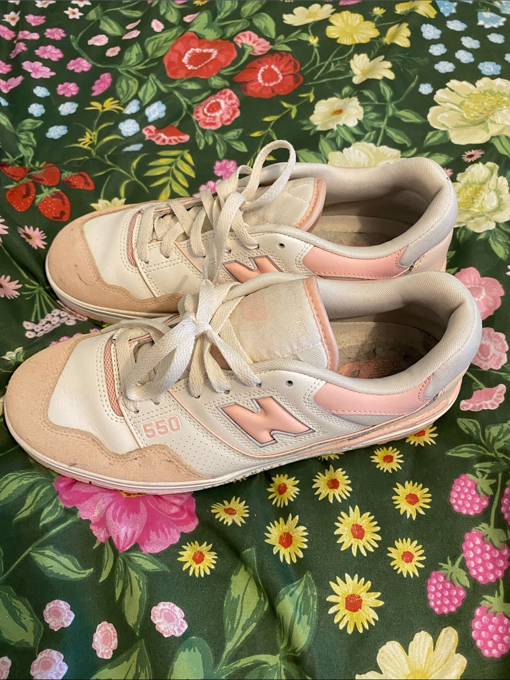 New Balance 550 Women's Sneakers in White & Pink